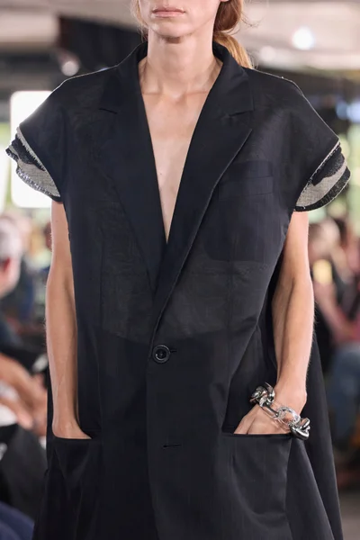 Look 50